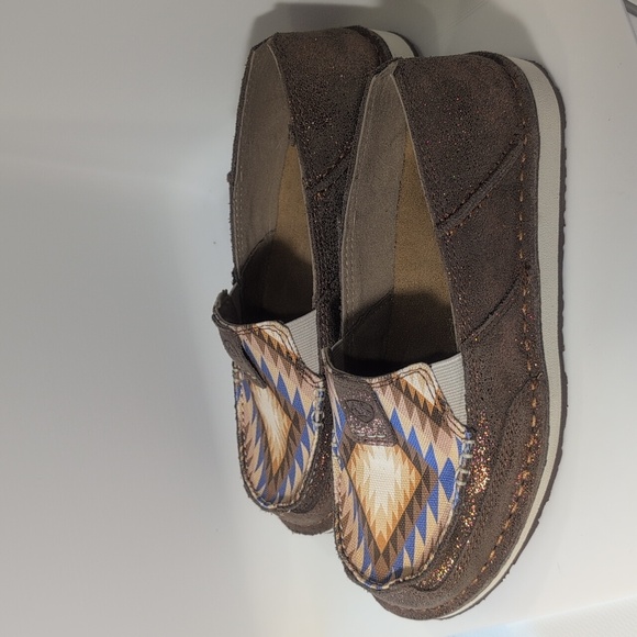 Ariat metallic Aztec blanket cruisers women's 6.5 item number 10044528 - Picture 2 of 4